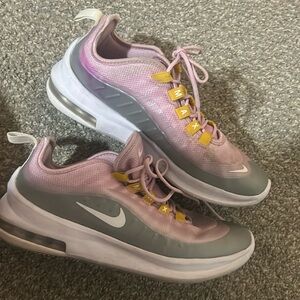 Women's nike running shoes
